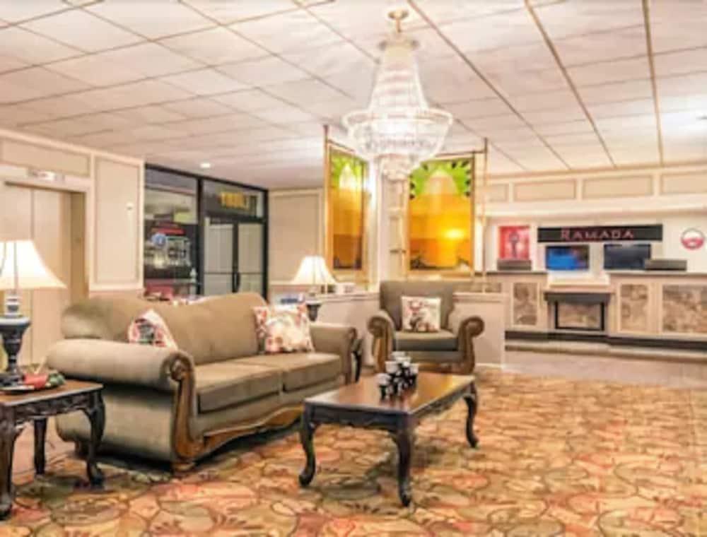 Ramada By Wyndham Paintsville Hotel & Conference Center Екстериор снимка