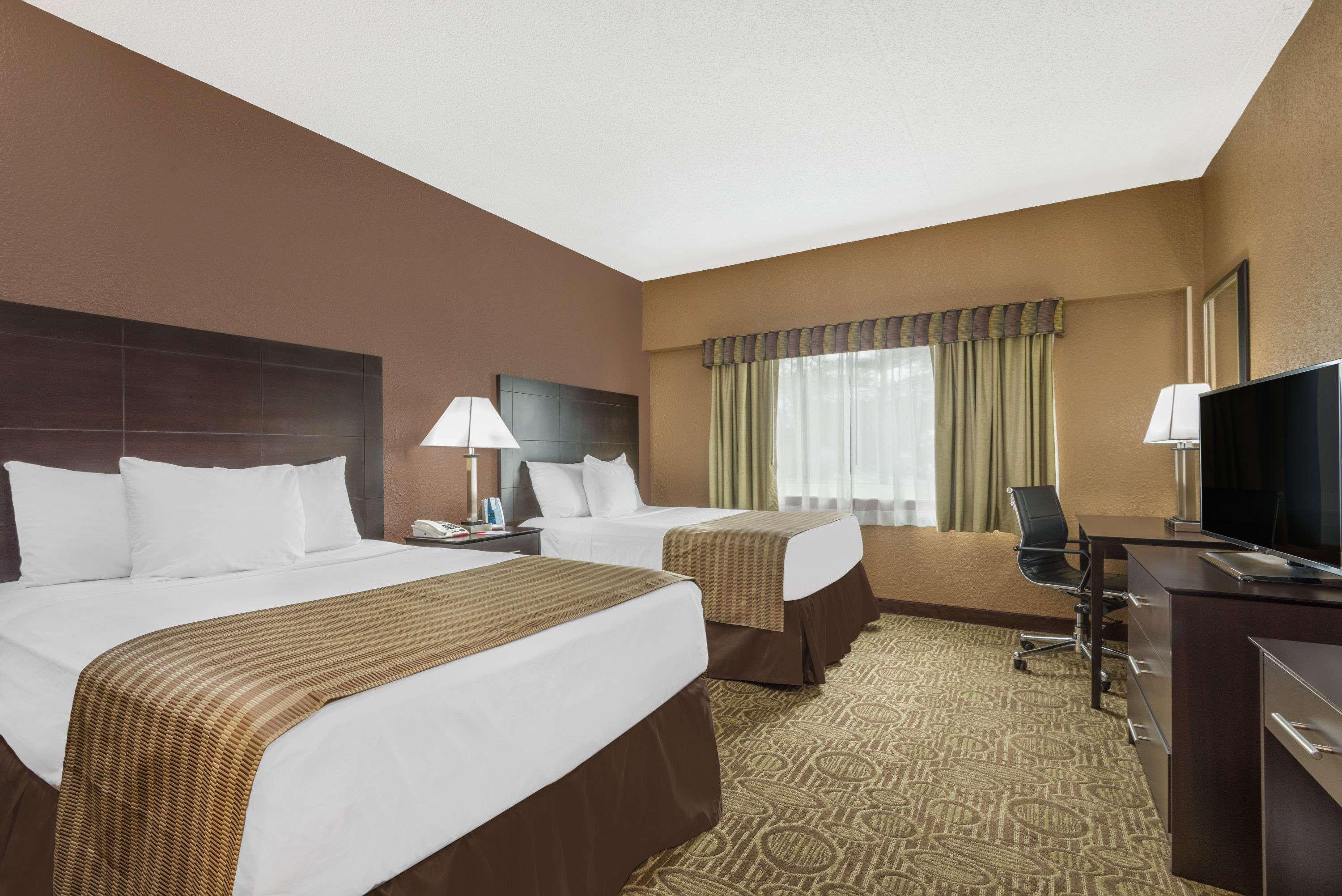 Ramada By Wyndham Paintsville Hotel & Conference Center Екстериор снимка