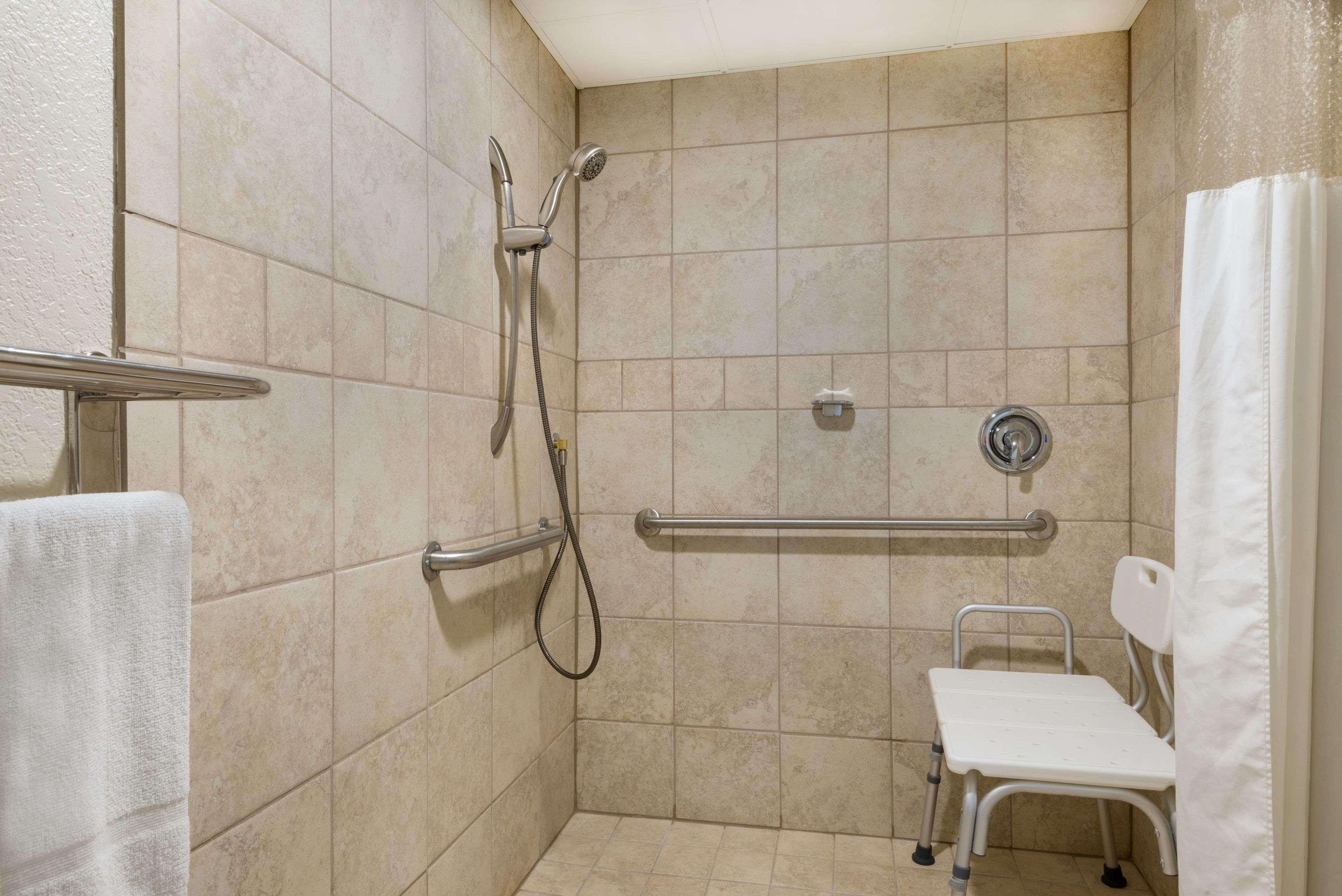 Ramada By Wyndham Paintsville Hotel & Conference Center Екстериор снимка