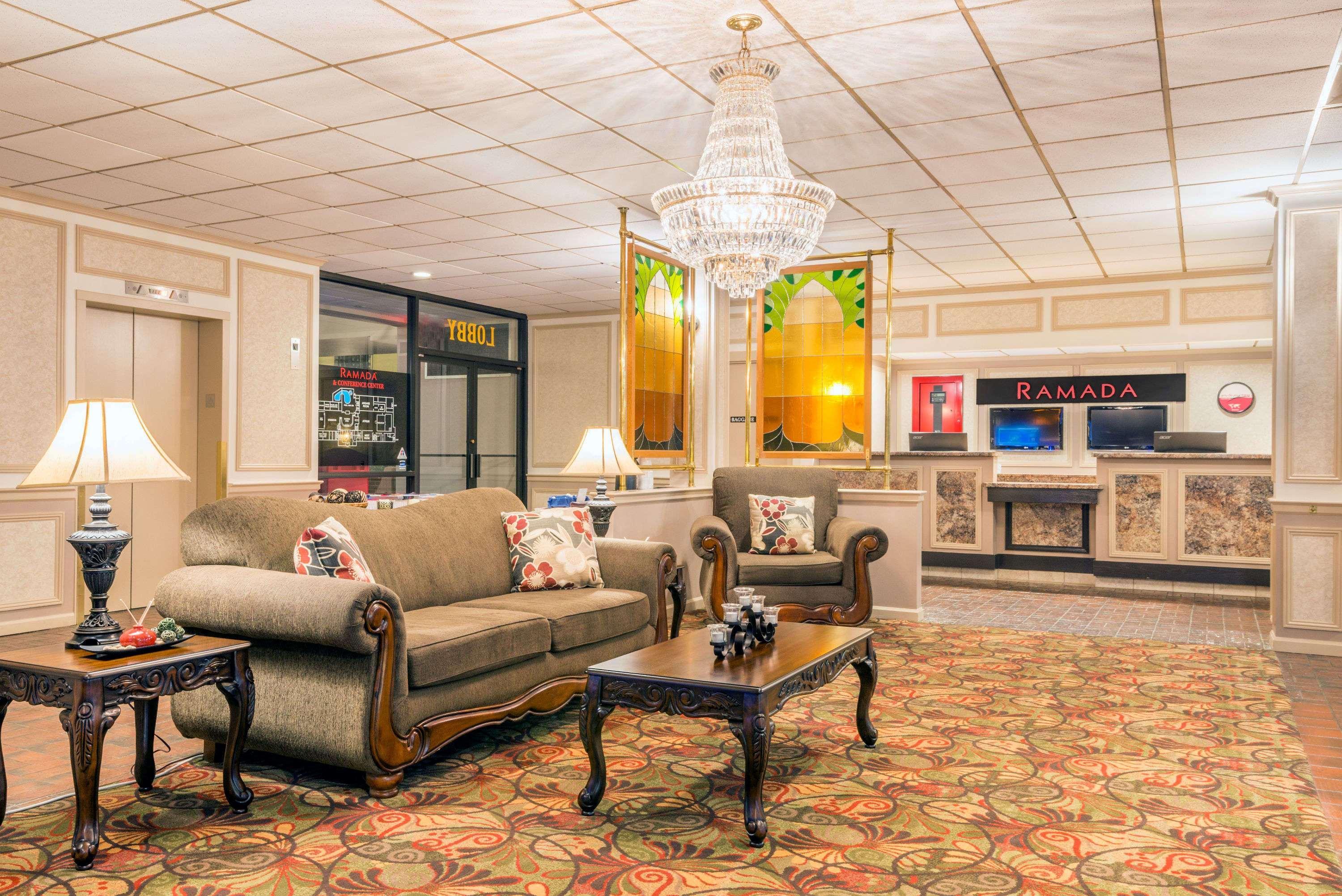 Ramada By Wyndham Paintsville Hotel & Conference Center Екстериор снимка
