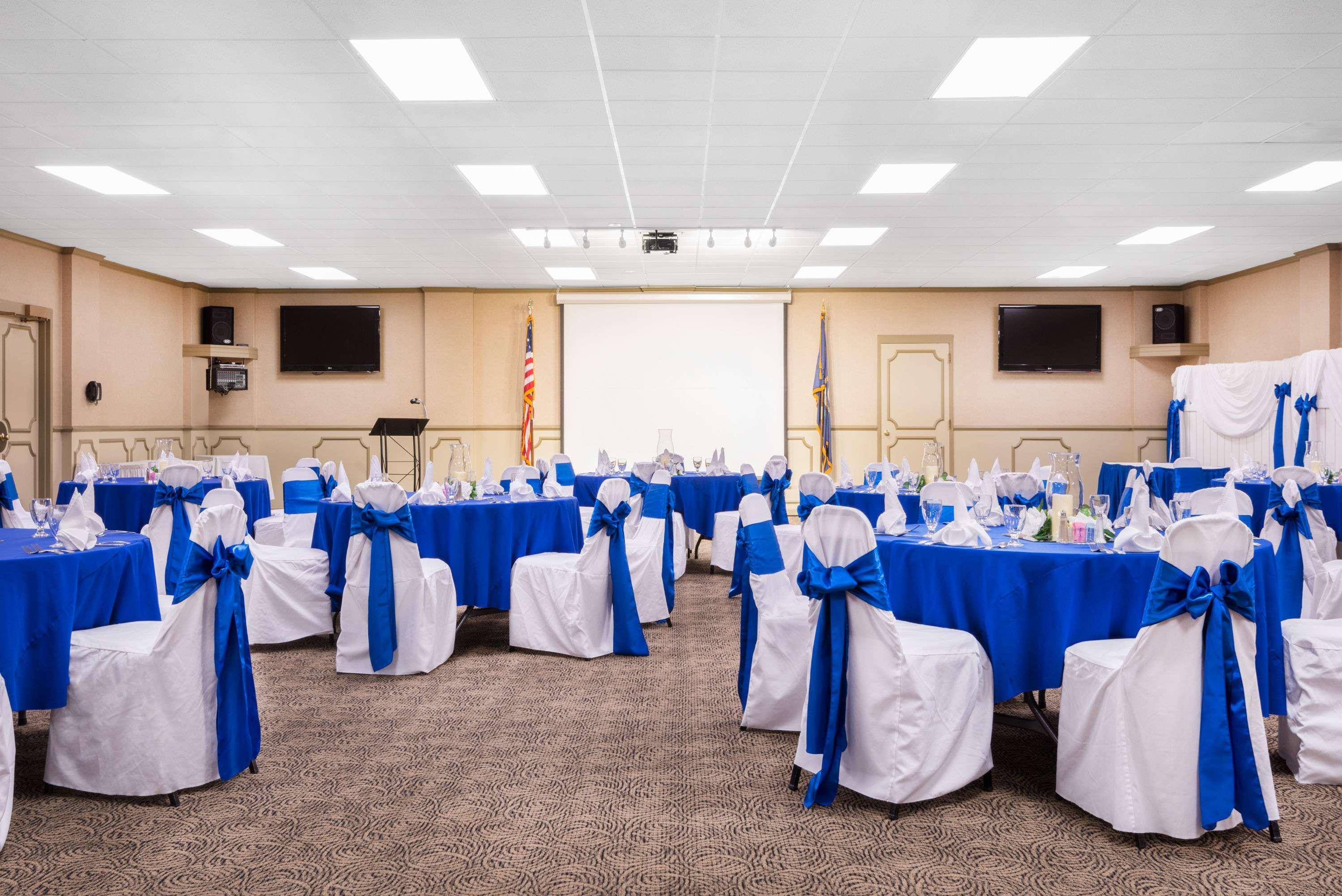 Ramada By Wyndham Paintsville Hotel & Conference Center Екстериор снимка