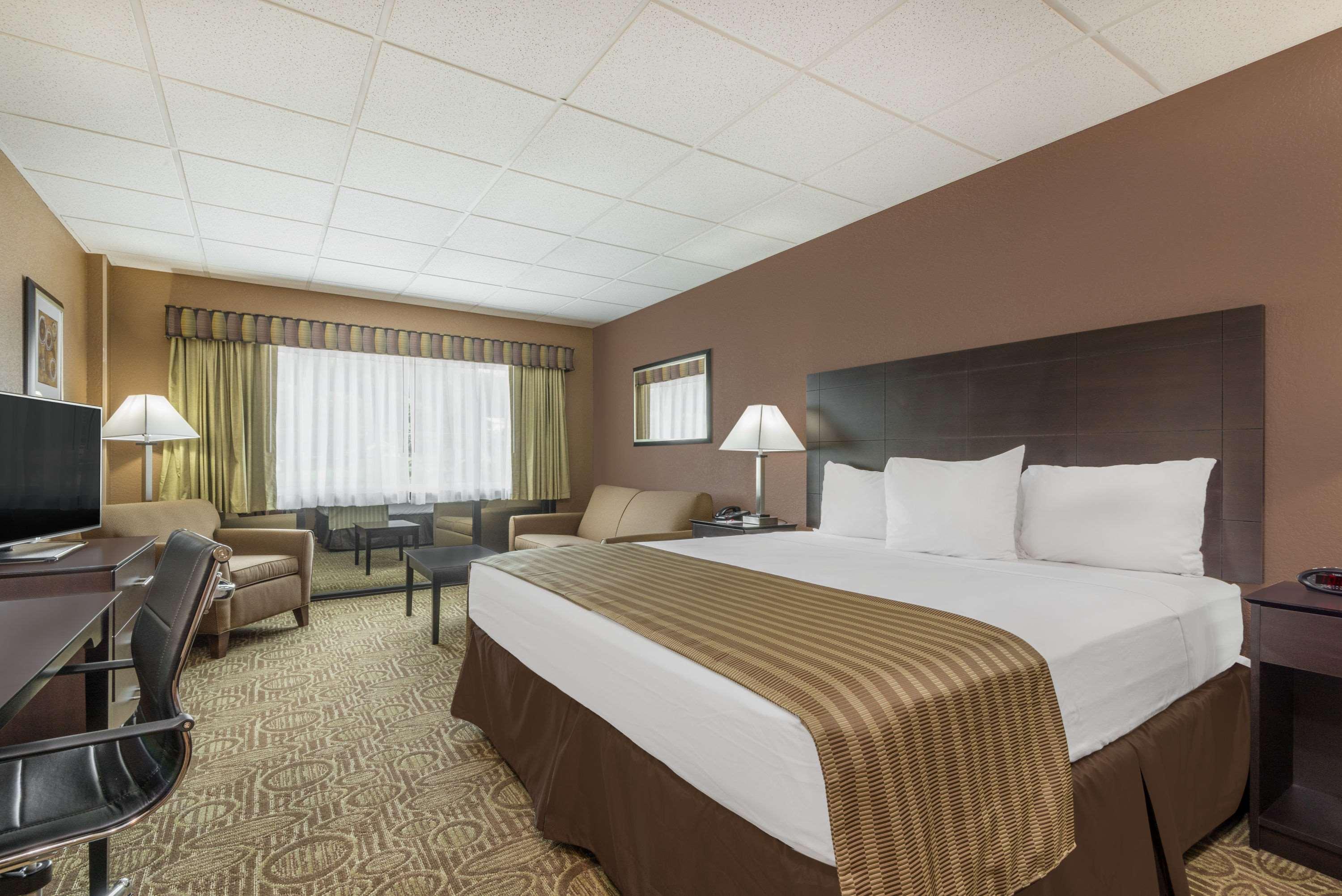 Ramada By Wyndham Paintsville Hotel & Conference Center Екстериор снимка