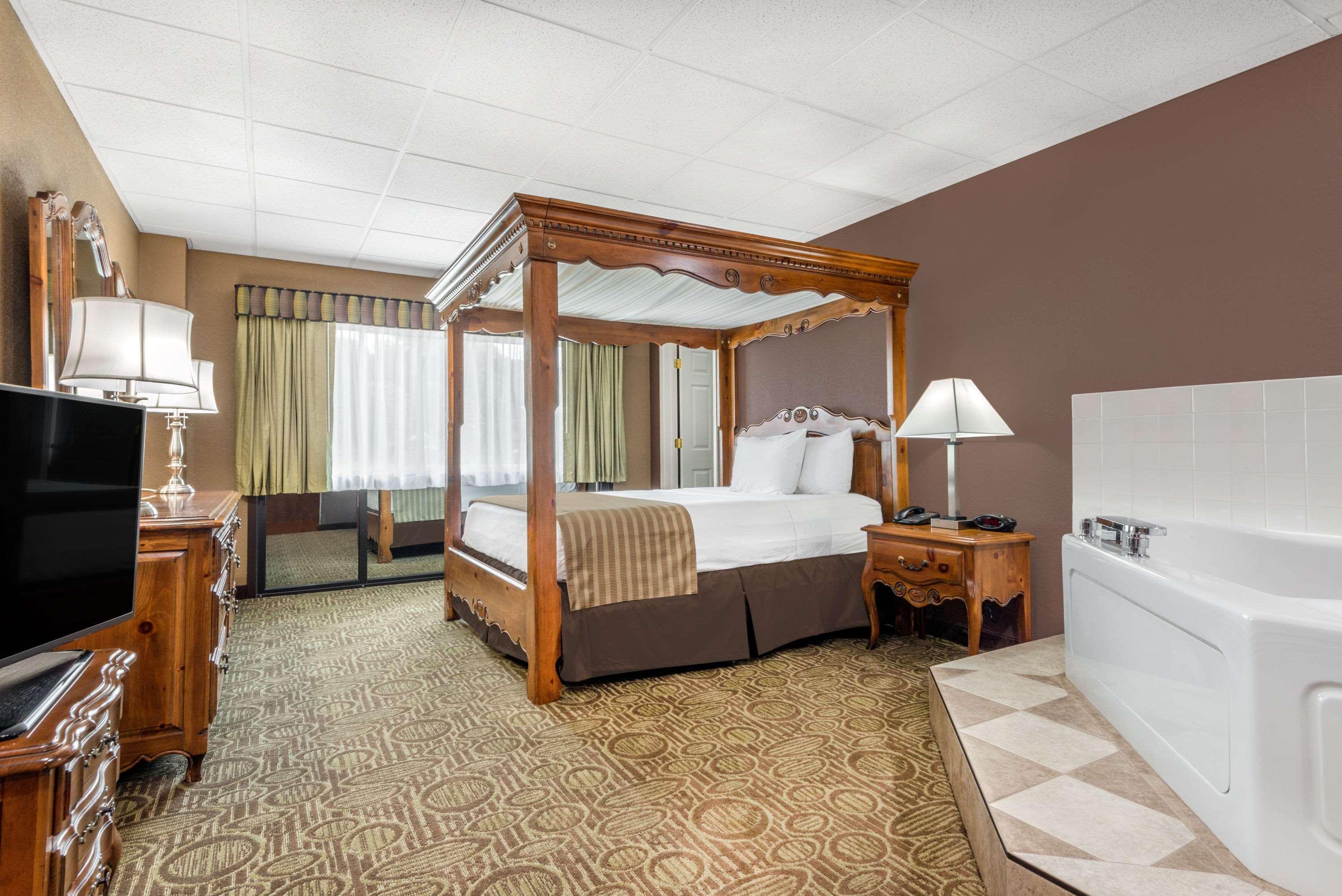 Ramada By Wyndham Paintsville Hotel & Conference Center Екстериор снимка