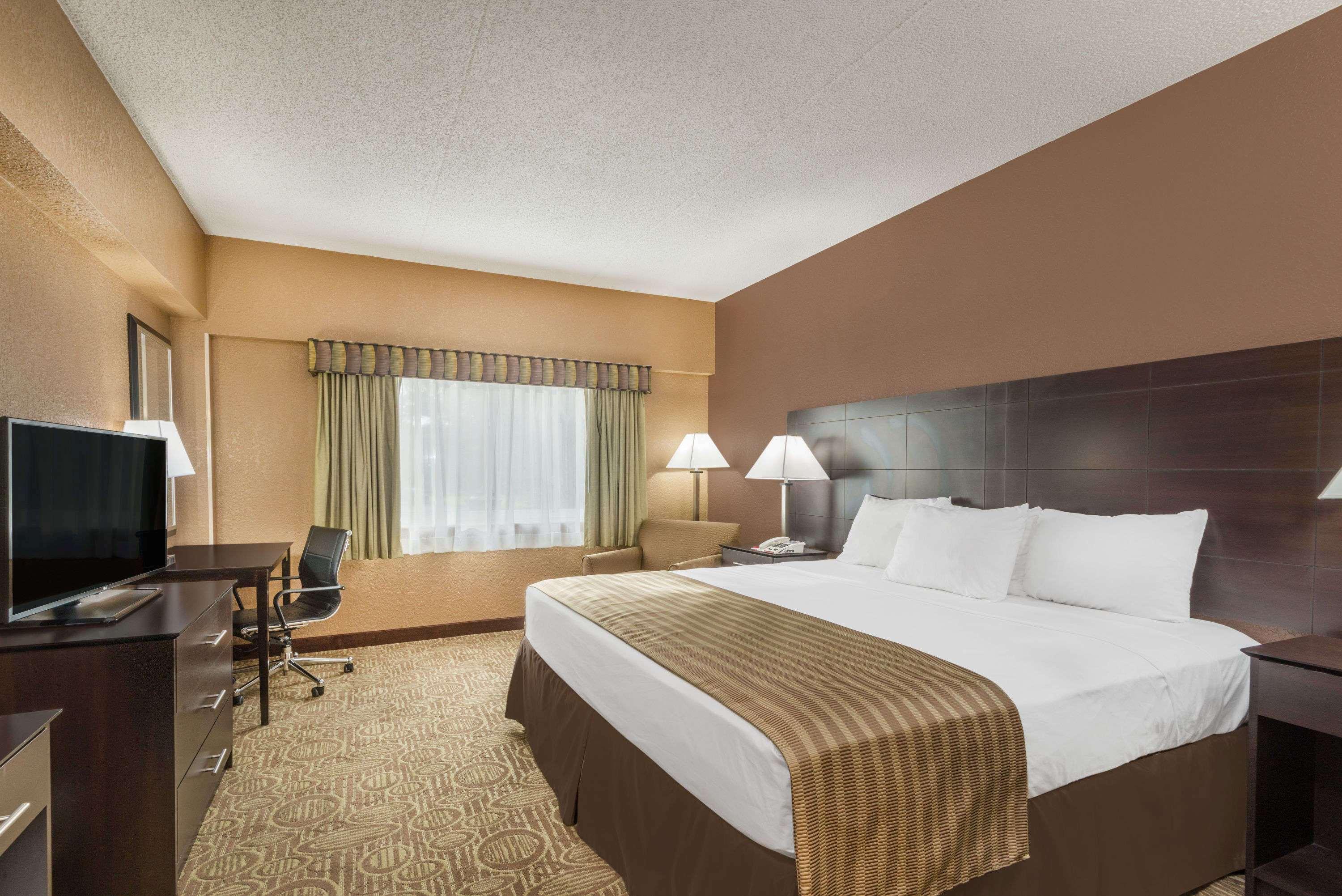 Ramada By Wyndham Paintsville Hotel & Conference Center Екстериор снимка
