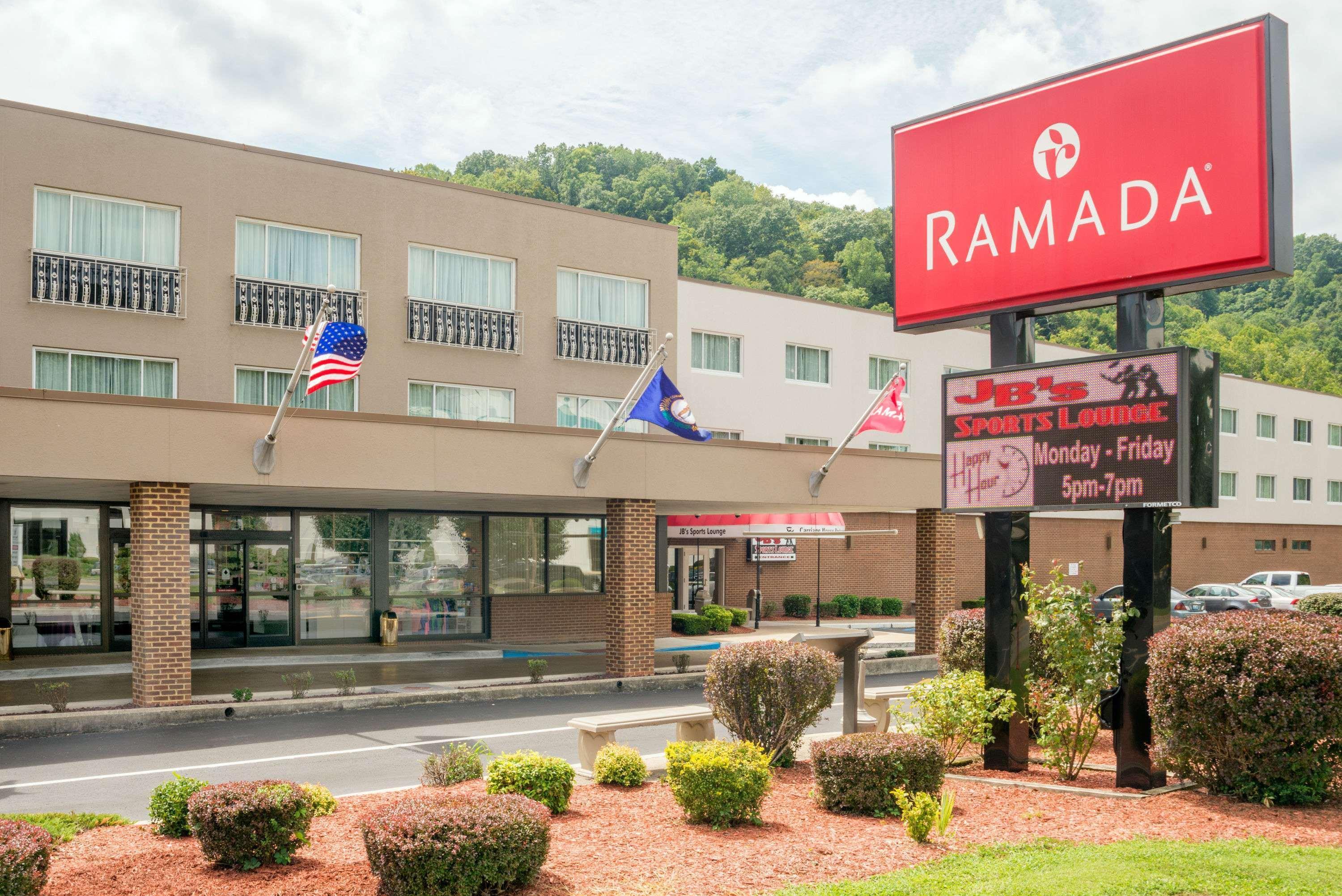 Ramada By Wyndham Paintsville Hotel & Conference Center Екстериор снимка